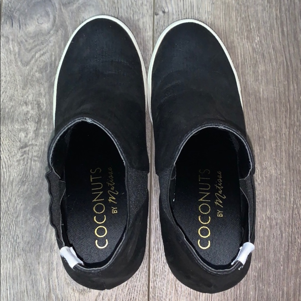 Shoes - Picture 3 of 4